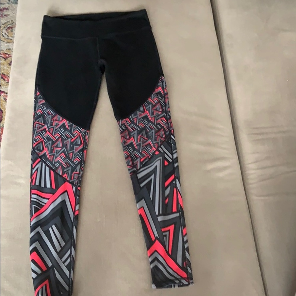 Fabletics geometric block legging